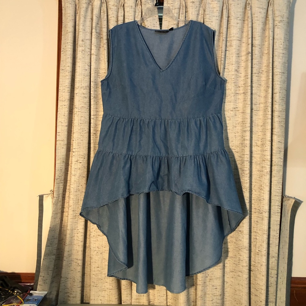 New York & Company Sleeveless Tiered Tunic Top